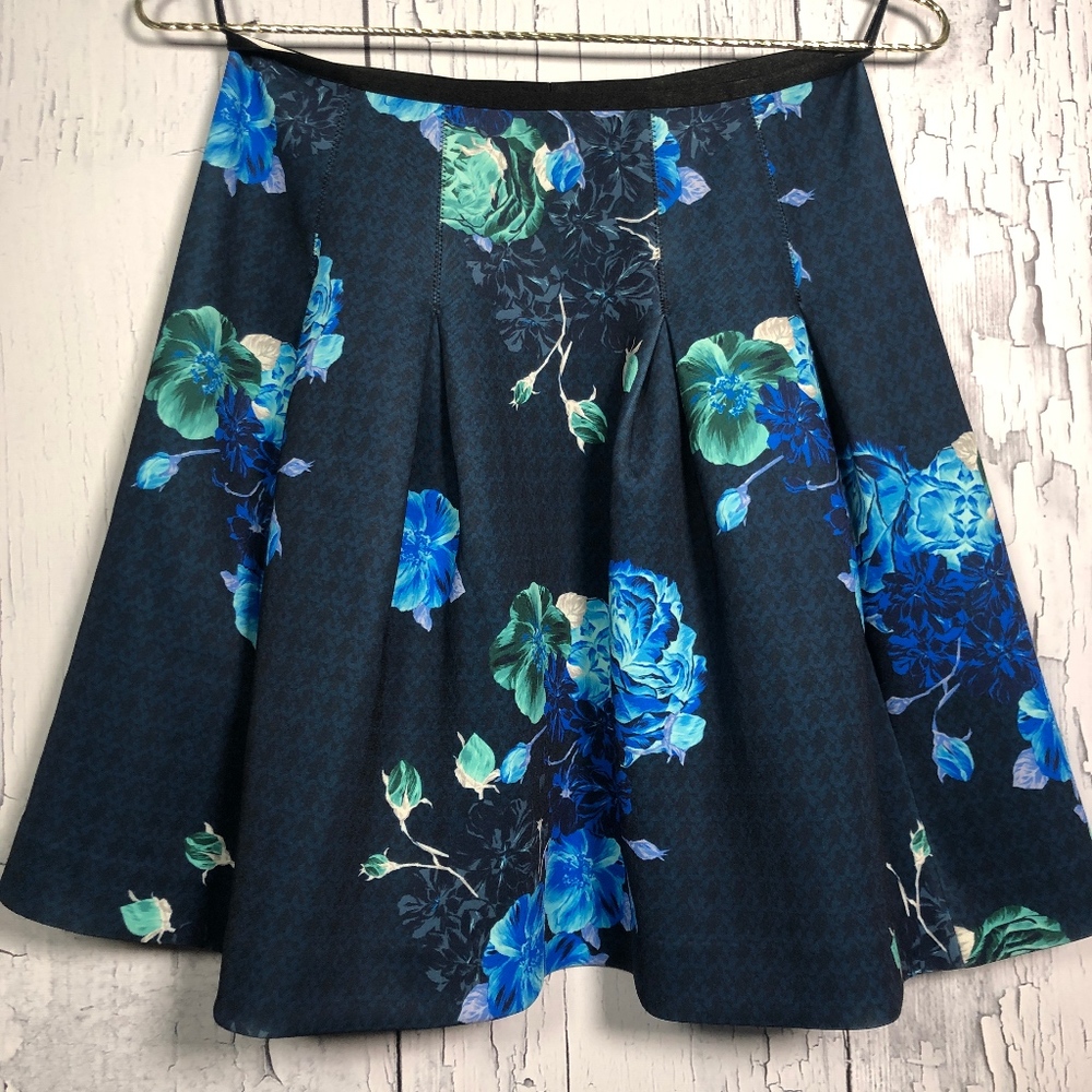 EUC Pinko Italy Blue Floral Print Mini Skirt Small